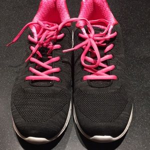 Like new Fila memory foam shoes